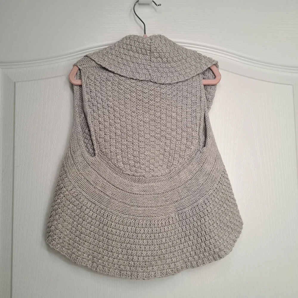 Old Navy Gray Knit Vest